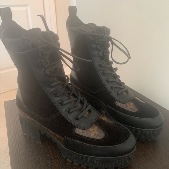 Louis Vuitton authentic boots - Picture 3 of 4